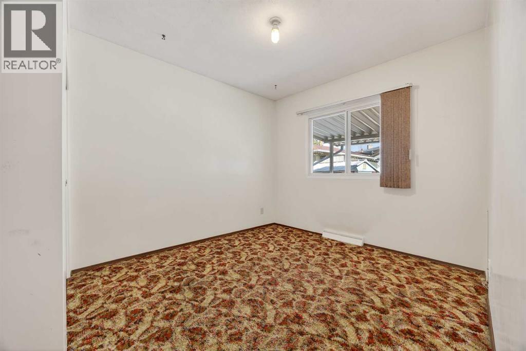 1124 31 Avenue NW - 26