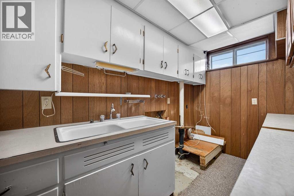 1124 31 Avenue NW - 41