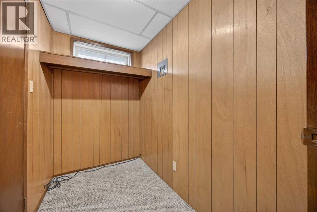 1124 31 Avenue NW - 40