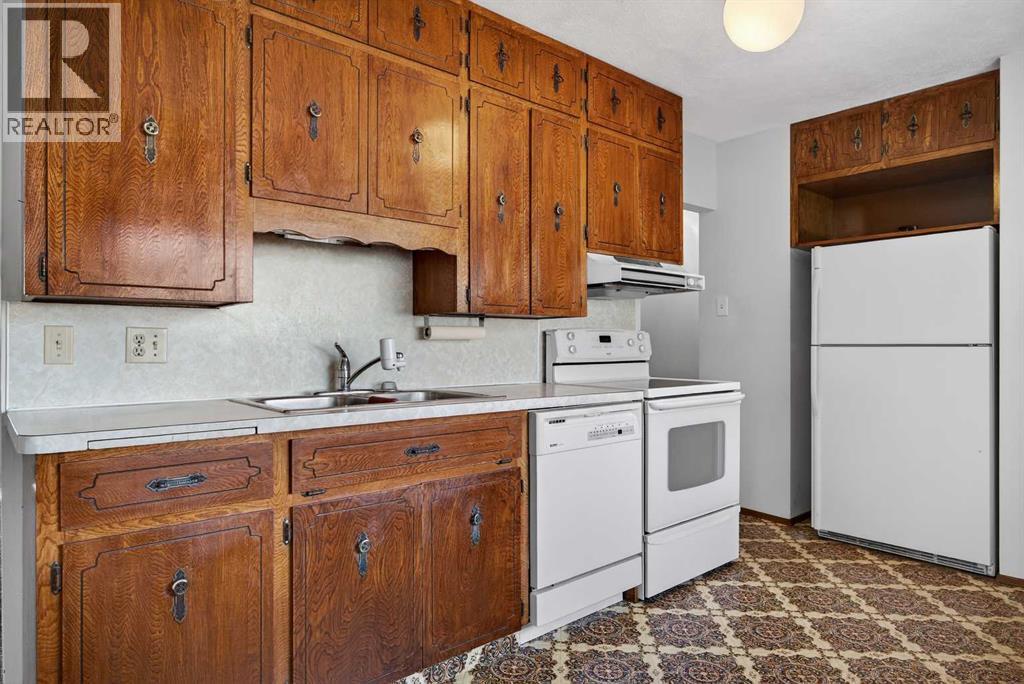 1124 31 Avenue NW - 18