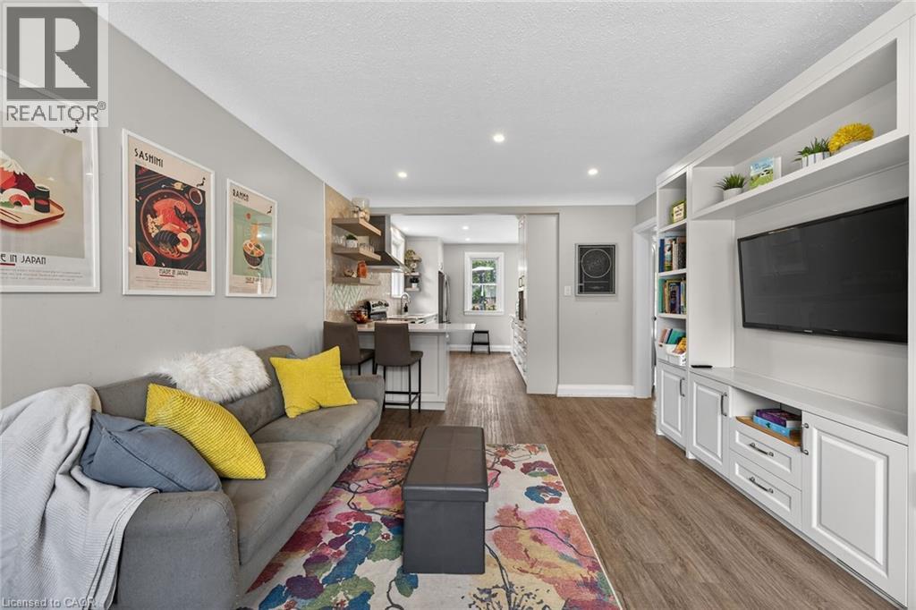 225 BOND Street, Hamilton, Ontario, L8S3W8 — Photo 4