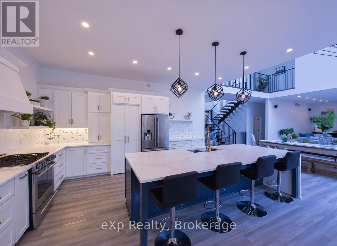 36 LAKESIDE WOODS CRESCENT - 12