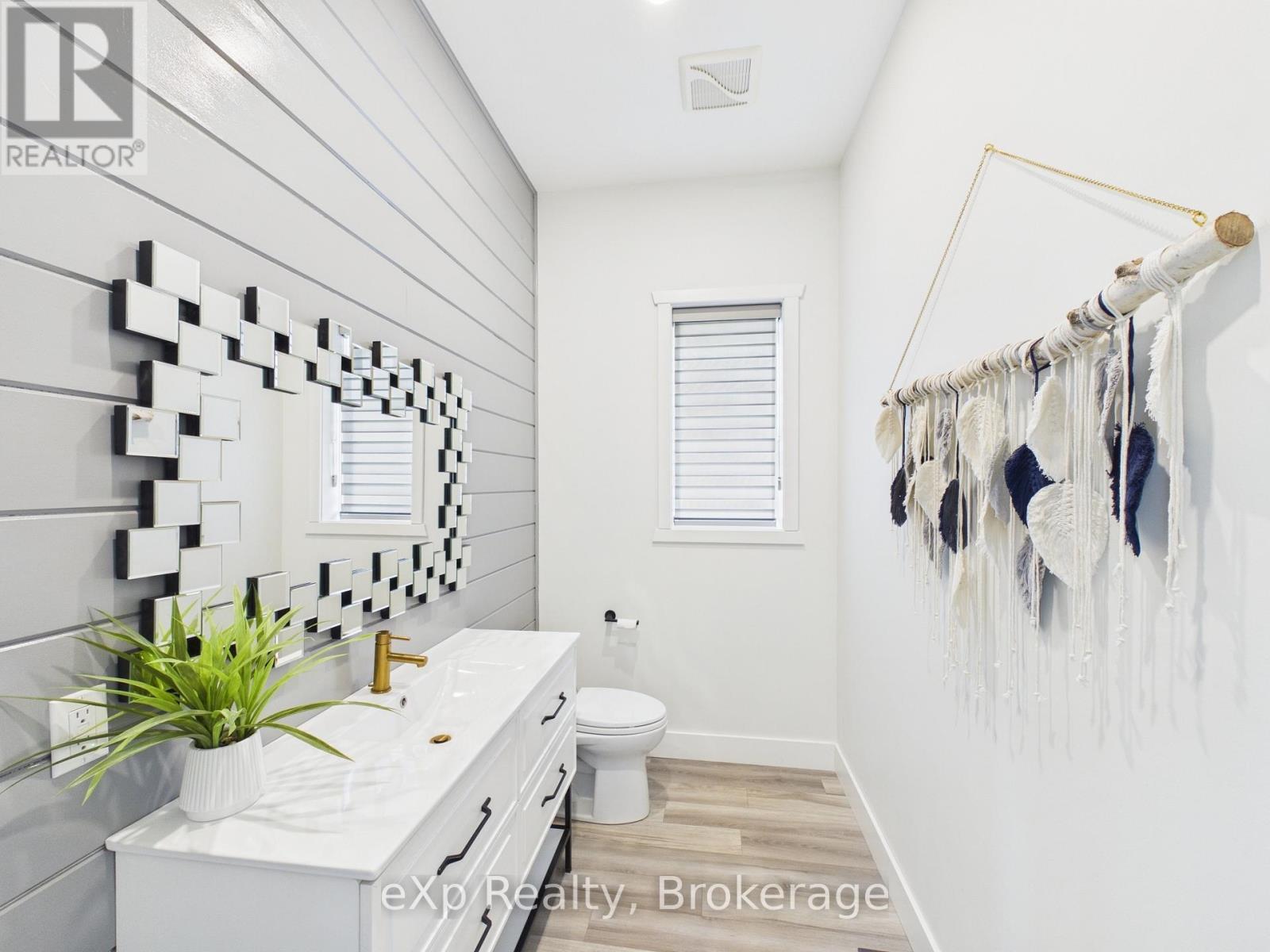 36 LAKESIDE WOODS CRESCENT - 15
