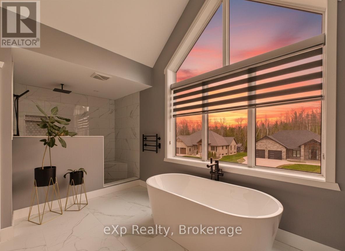 36 LAKESIDE WOODS CRESCENT - 19