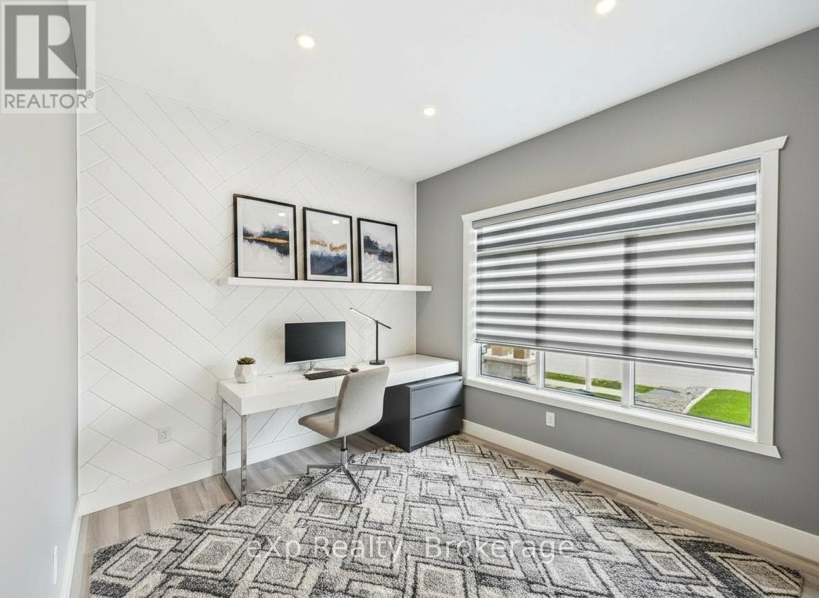 36 LAKESIDE WOODS CRESCENT - 21