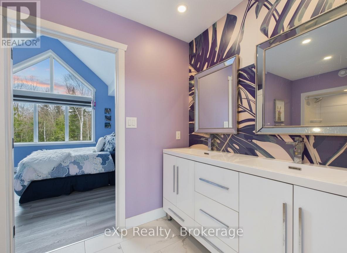 36 LAKESIDE WOODS CRESCENT - 24
