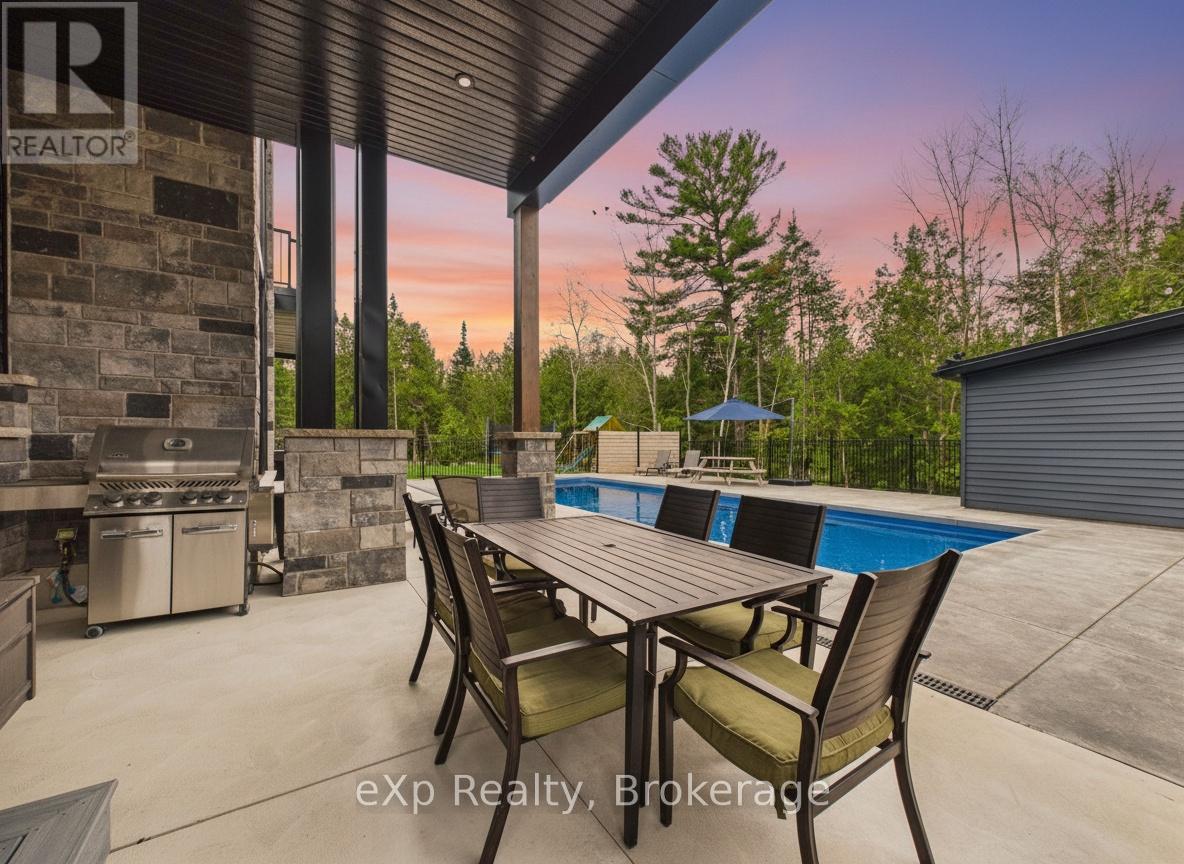 36 LAKESIDE WOODS CRESCENT - 26