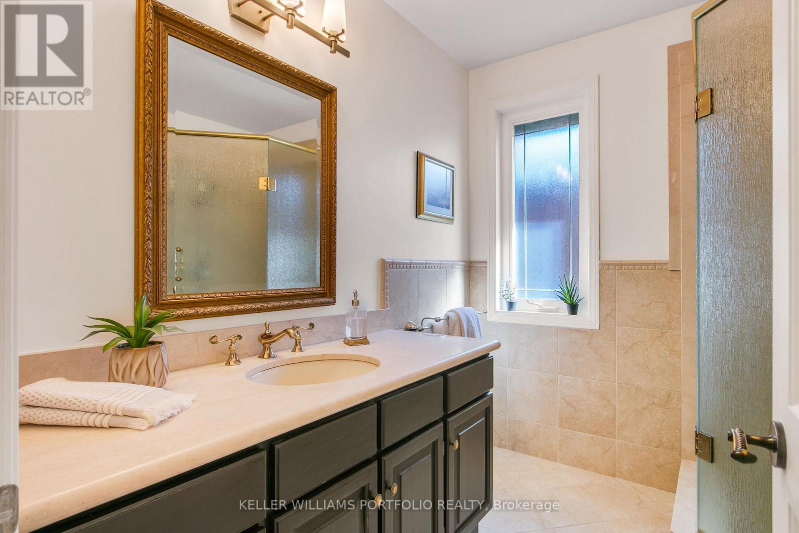 4 NEILTREE COURT - 27