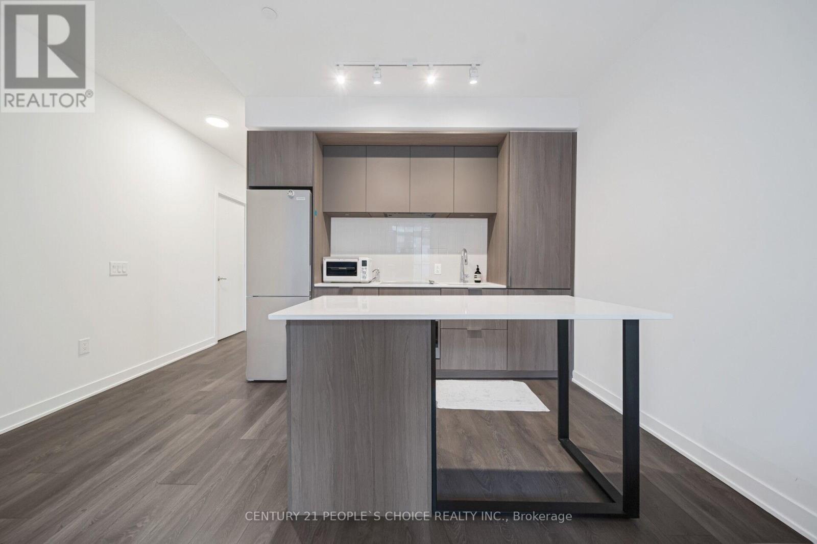 #323 35 TUBMAN AVENUE - 17