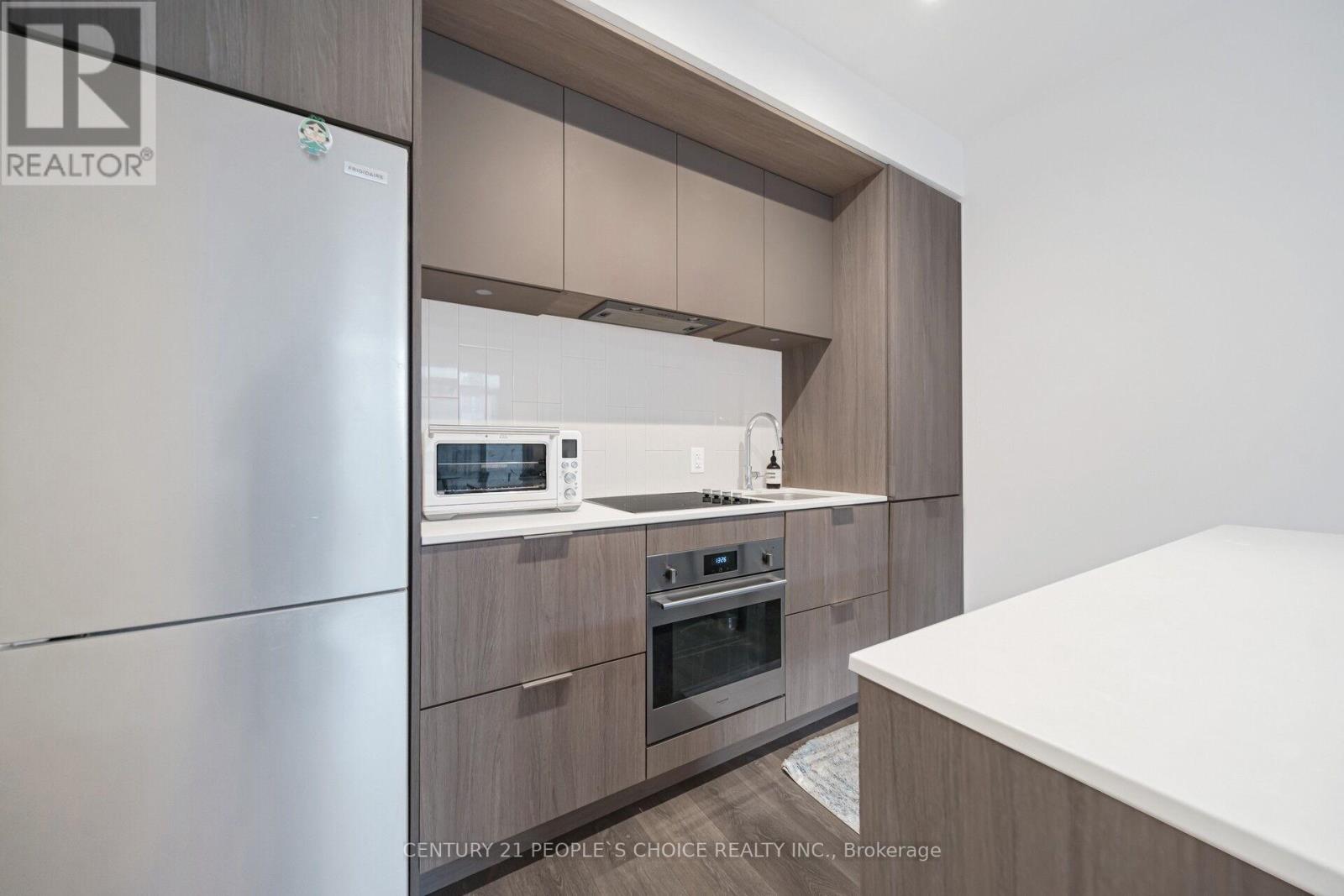#323 35 TUBMAN AVENUE - 18