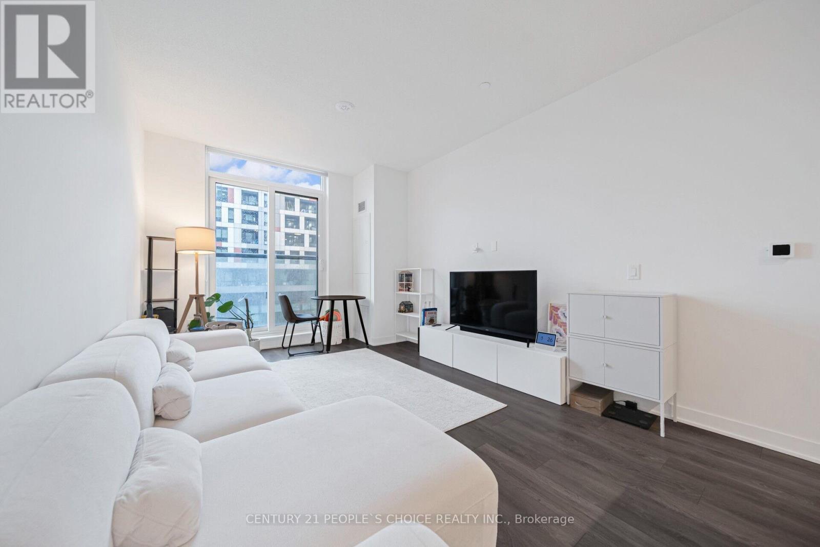 #323 35 TUBMAN AVENUE - 20