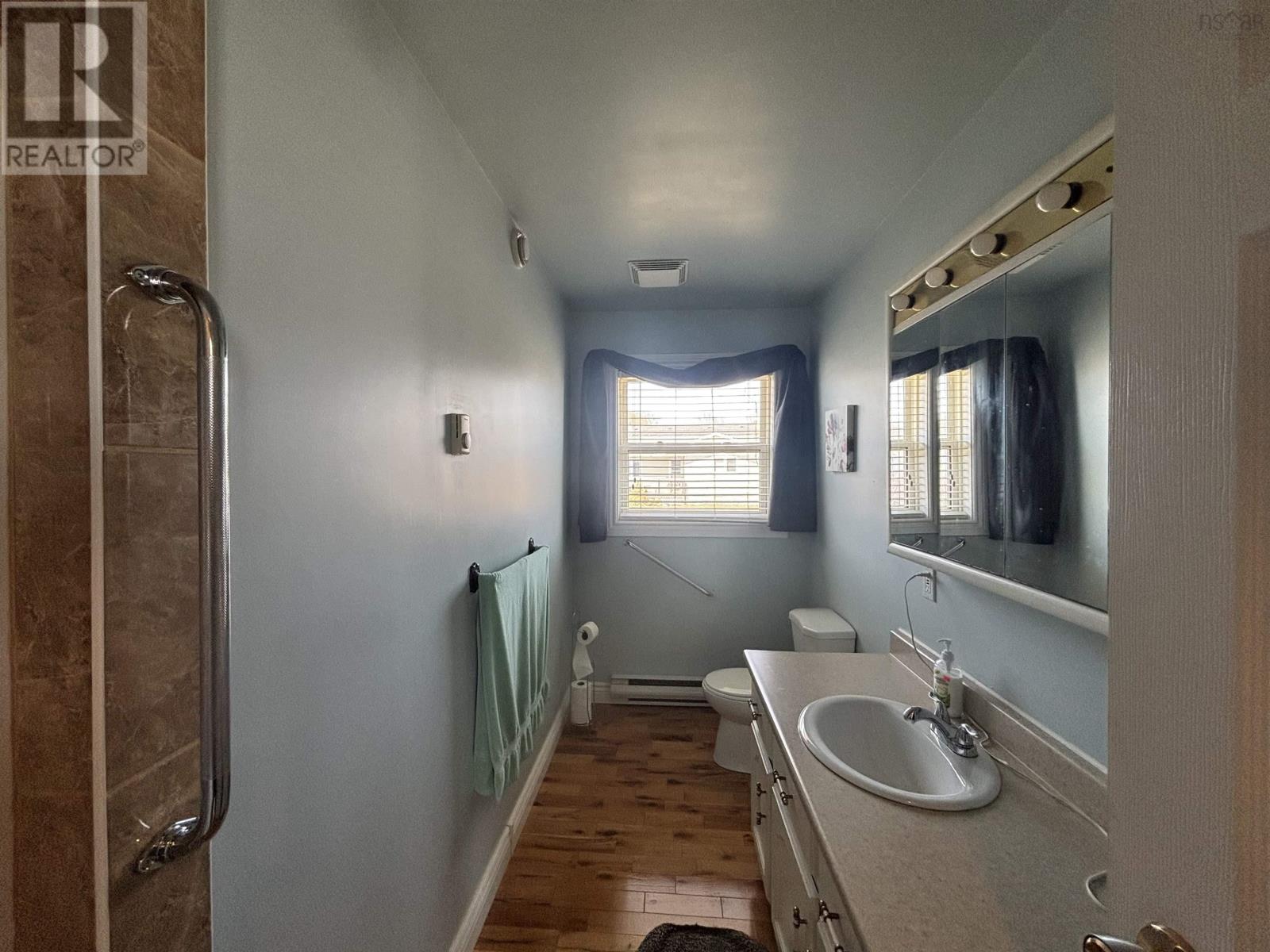 Property 11 of 21 of 246 Curran Street