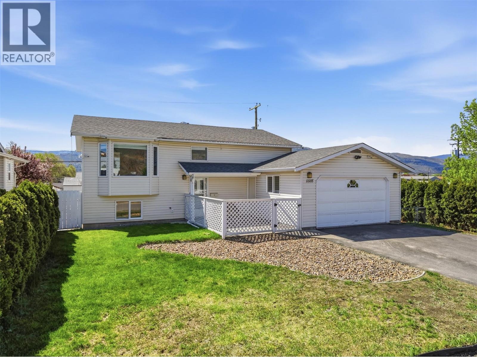 1335 LETHBRIDGE Avenue - Image 2