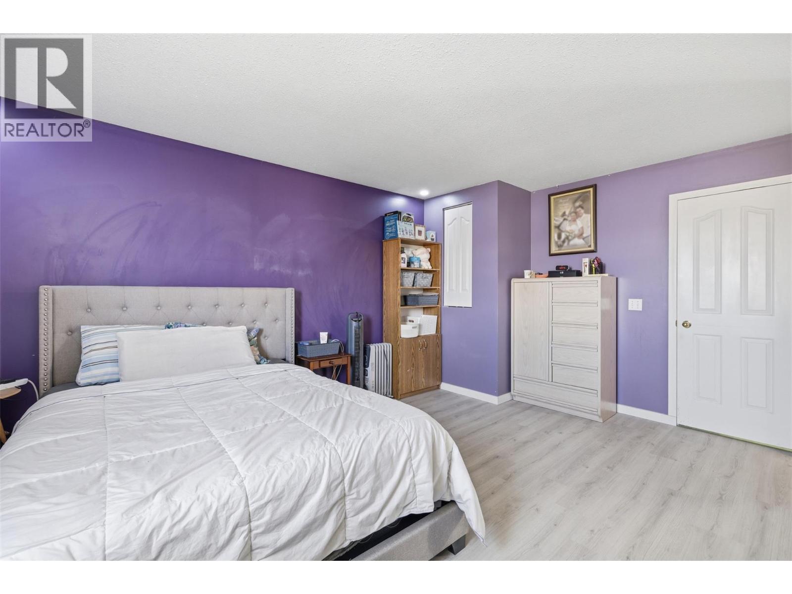 1335 LETHBRIDGE Avenue - 21