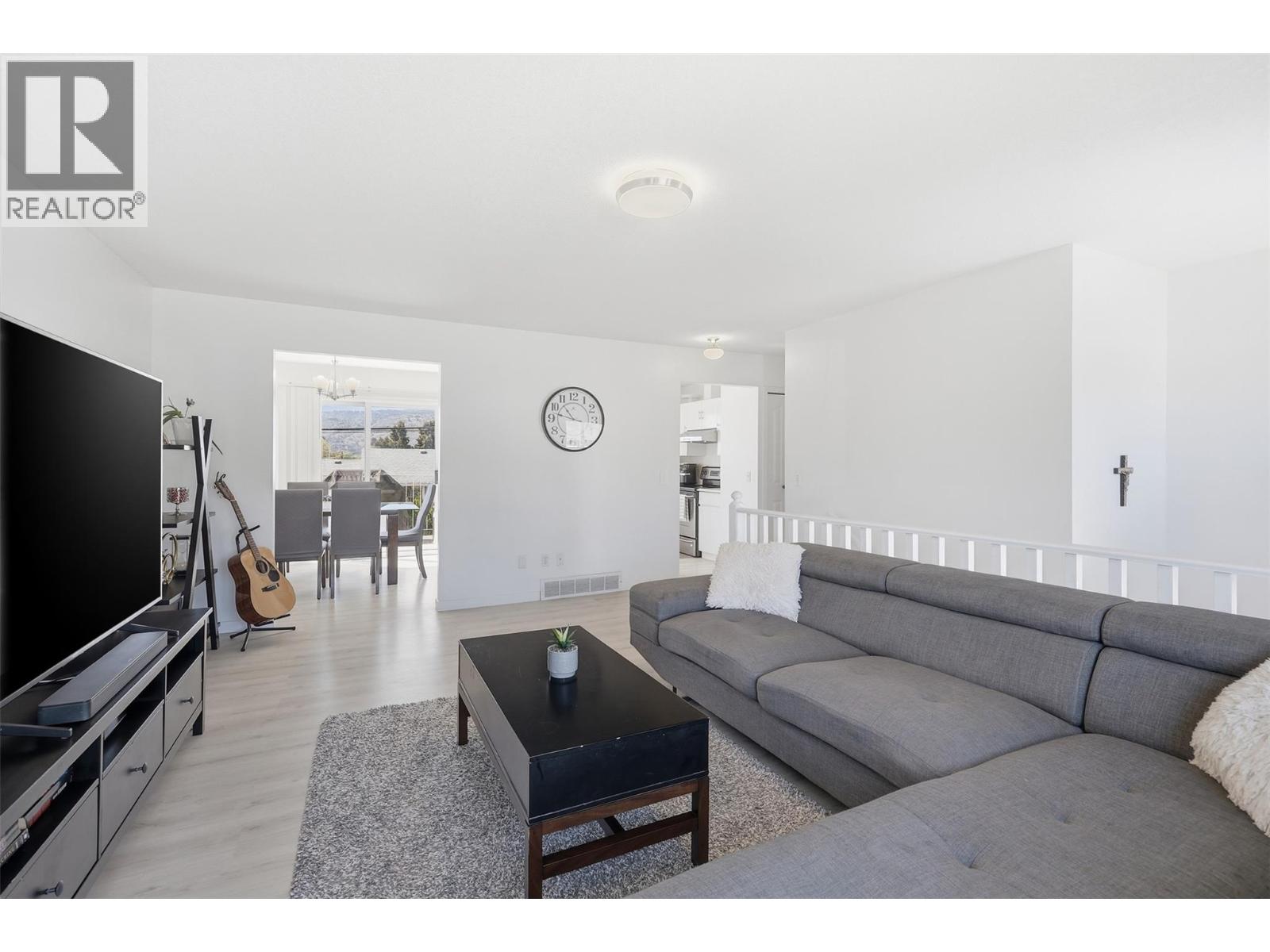 1335 LETHBRIDGE Avenue - 9