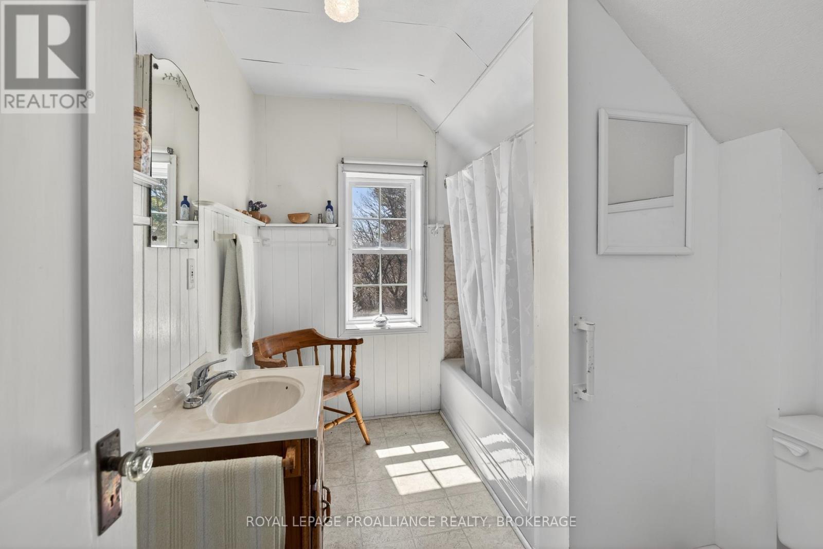 1 POND STREET - 33