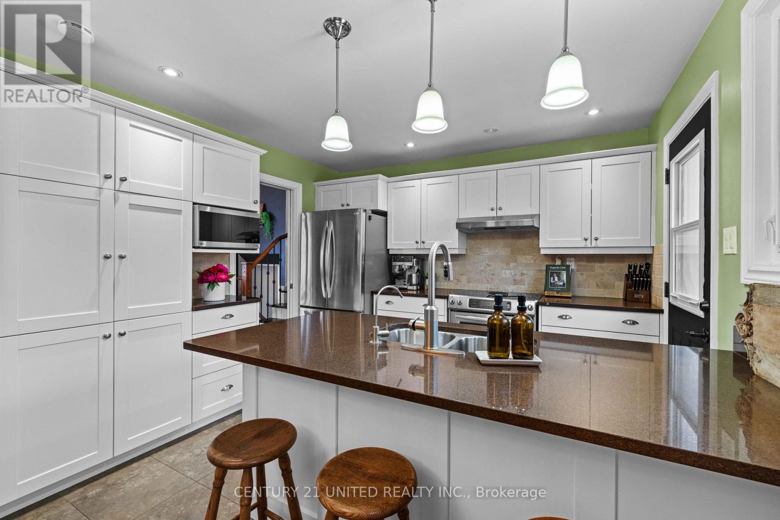 1227 CARTIER BOULEVARD - 10