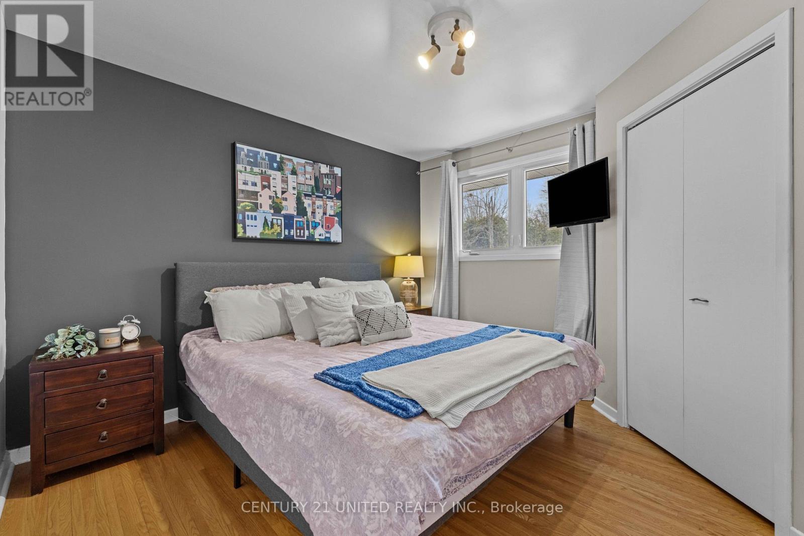 1227 CARTIER BOULEVARD - 16