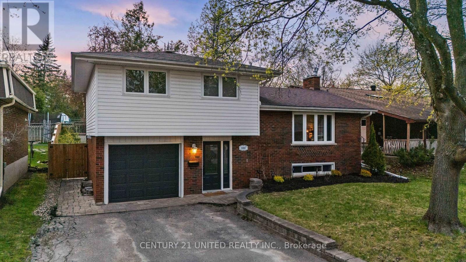 1227 CARTIER BOULEVARD - 2