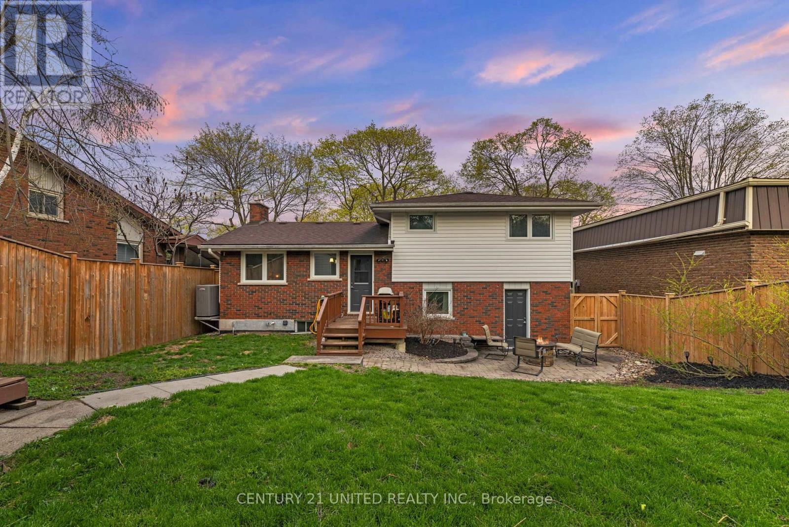 1227 CARTIER BOULEVARD - 27