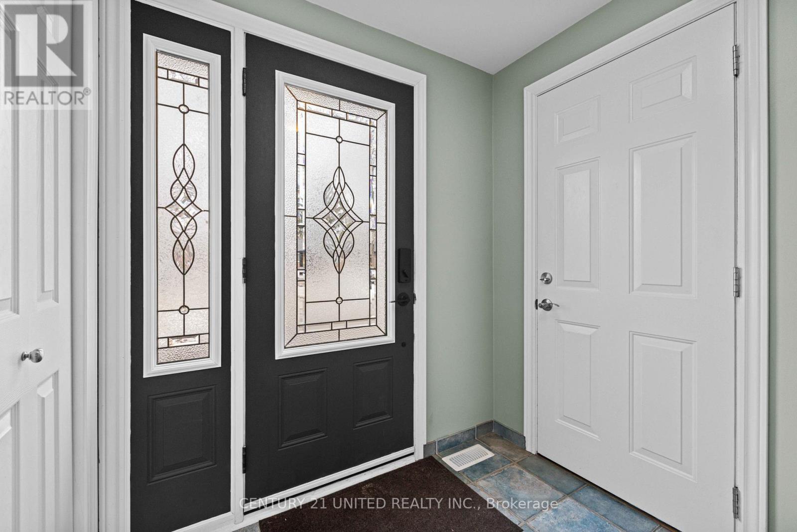 1227 CARTIER BOULEVARD - 4
