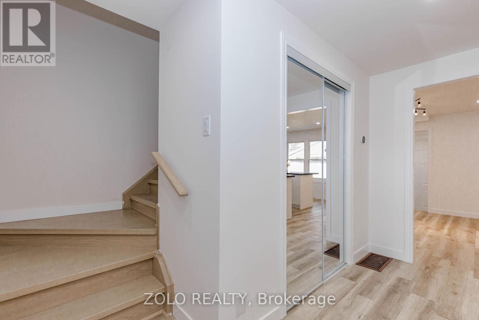 283 IVON AVENUE W - 11