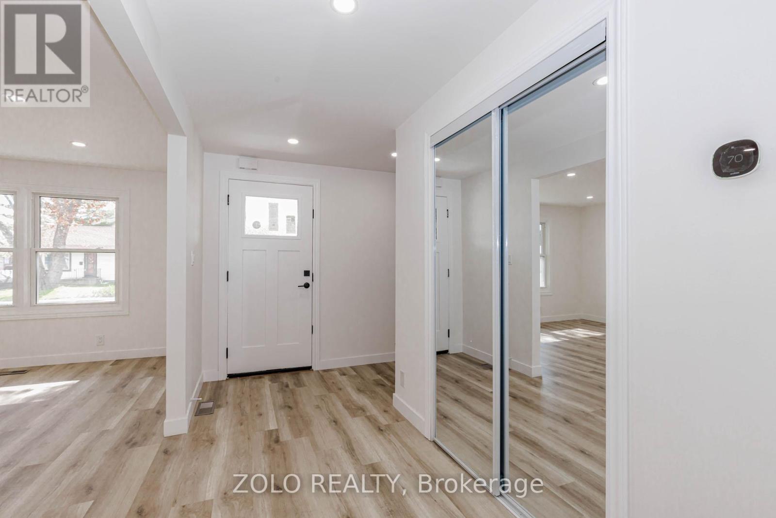 283 IVON AVENUE W - 13