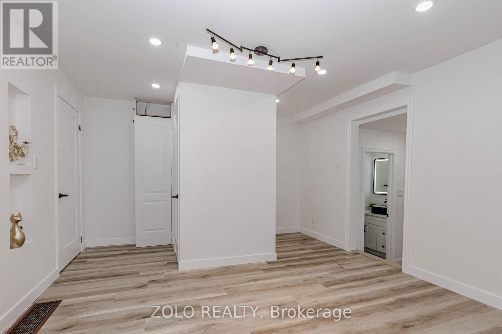 283 IVON AVENUE W - 18