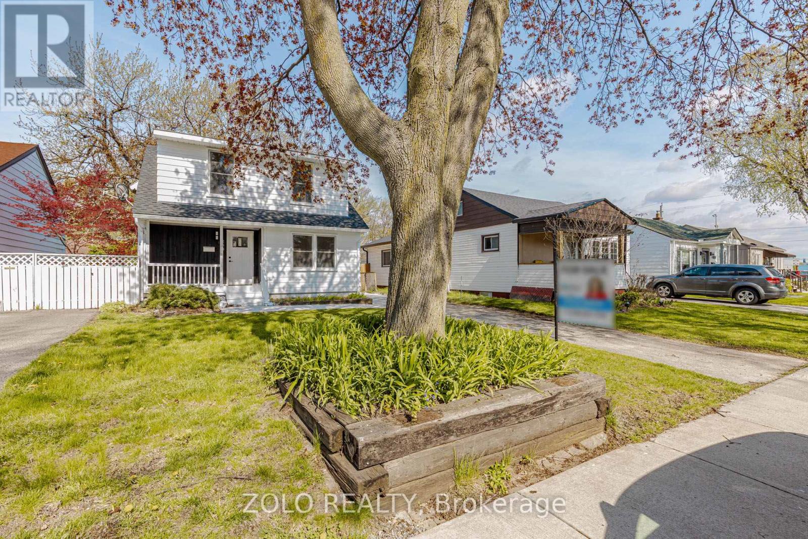 283 IVON AVENUE W - 2