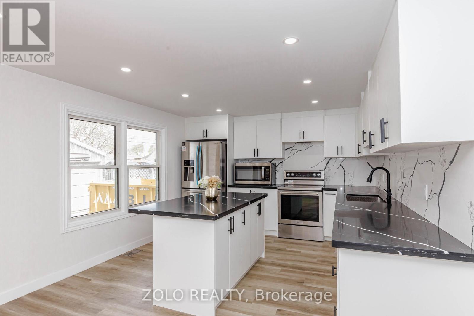 283 IVON AVENUE W - 22