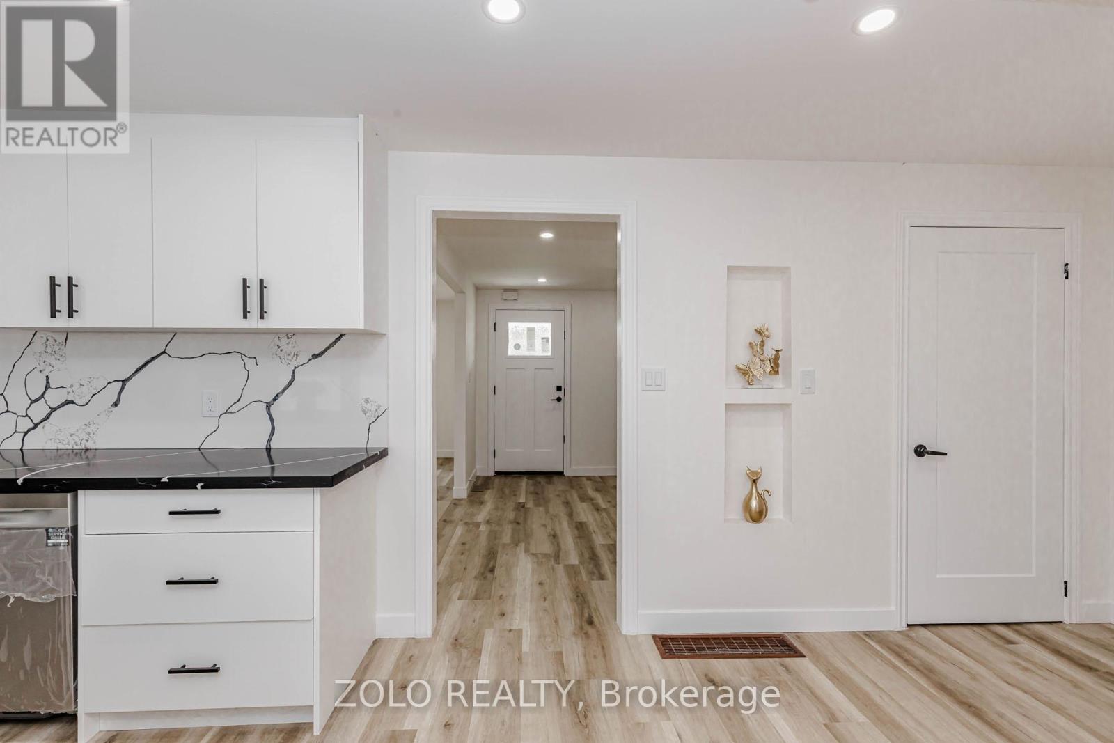 283 IVON AVENUE W - 30