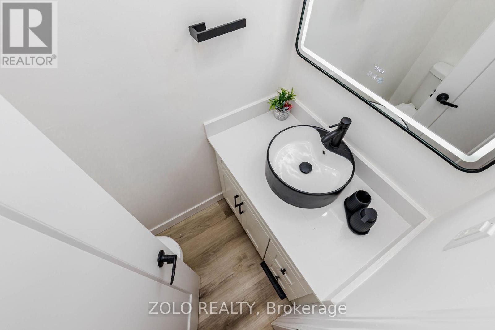 283 IVON AVENUE W - 32