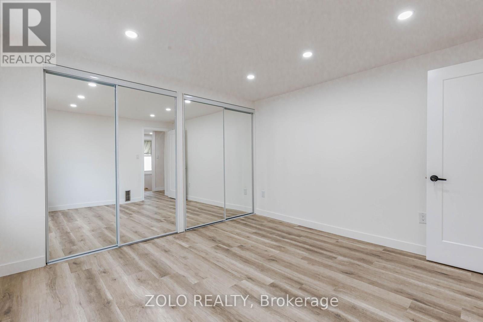 283 IVON AVENUE W - 38