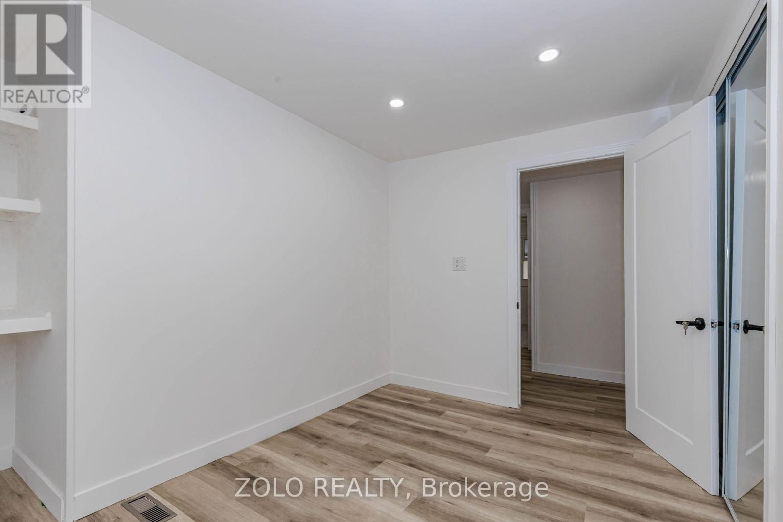 283 IVON AVENUE W - 41