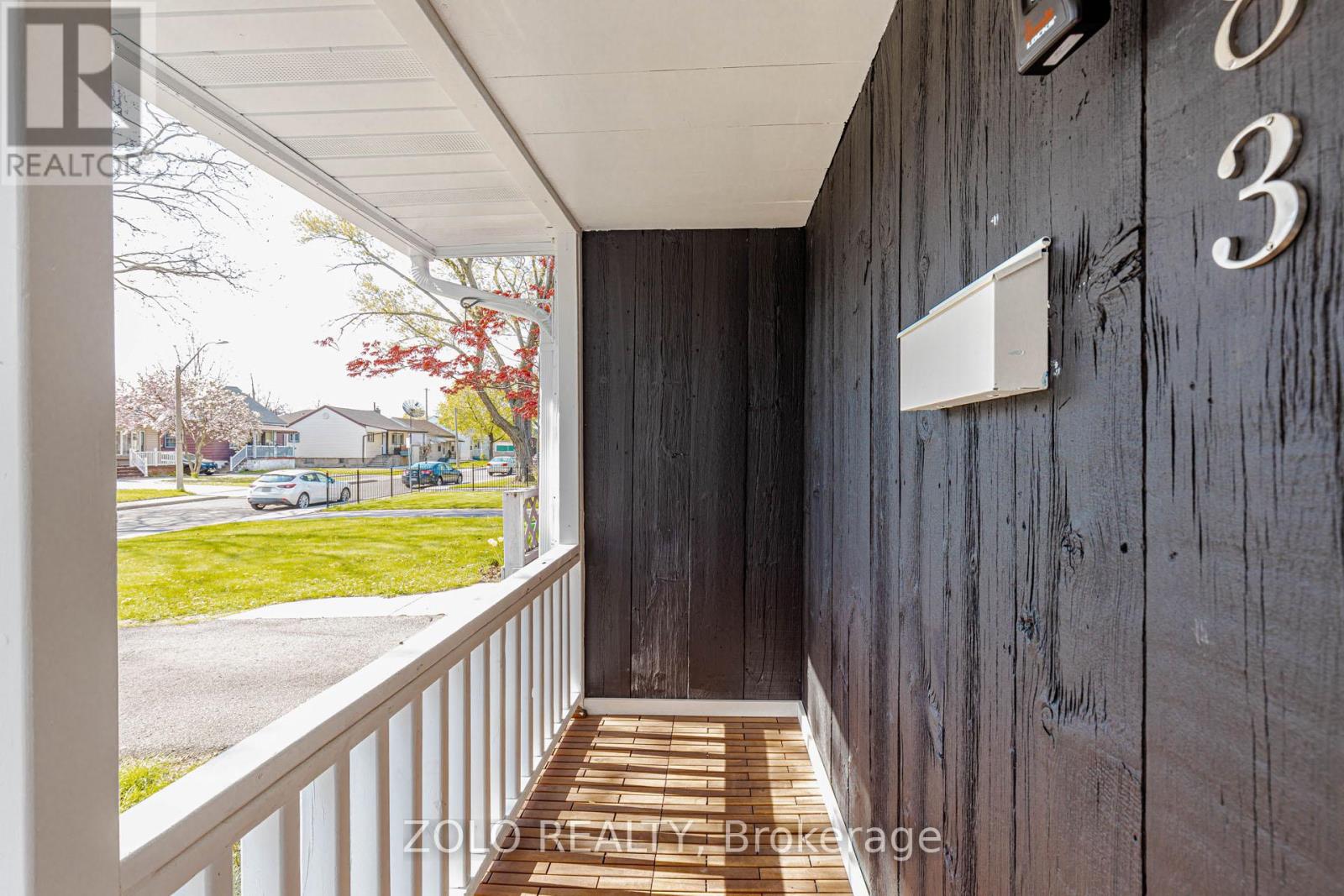 283 IVON AVENUE W - 8