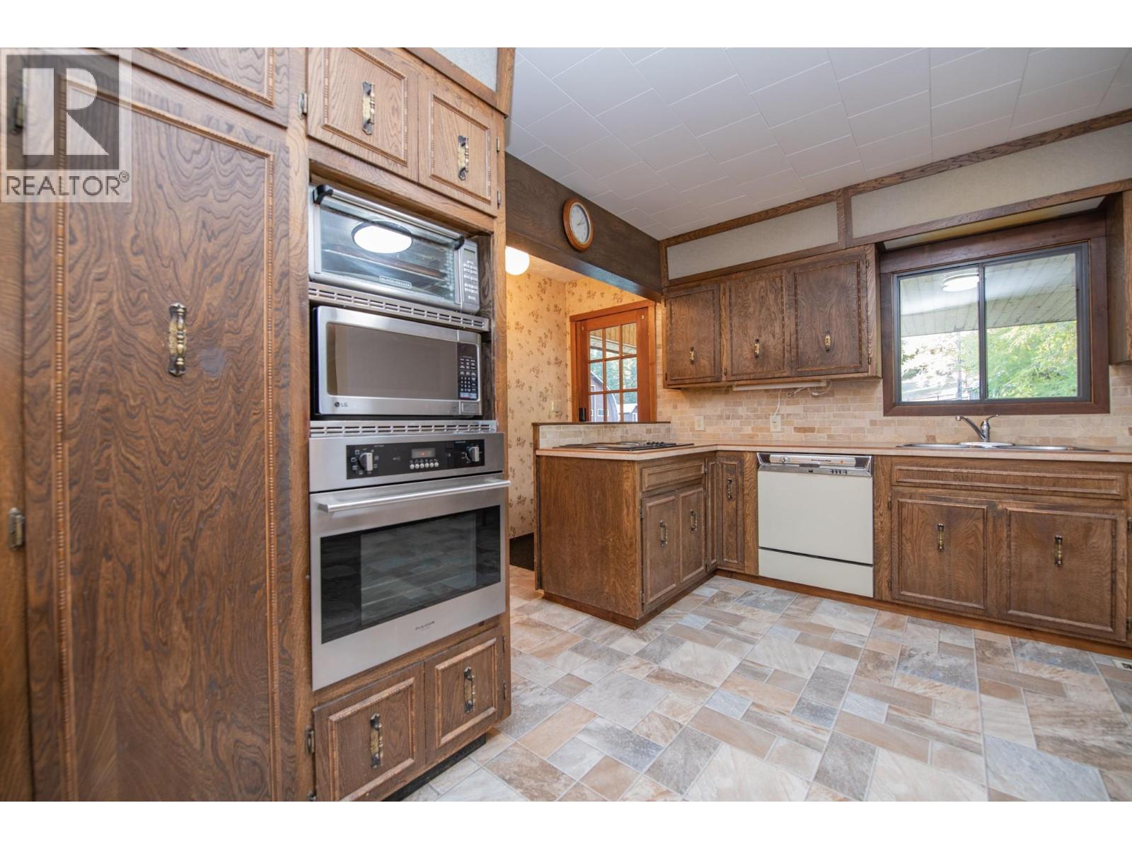 2471 6 Highway - 21