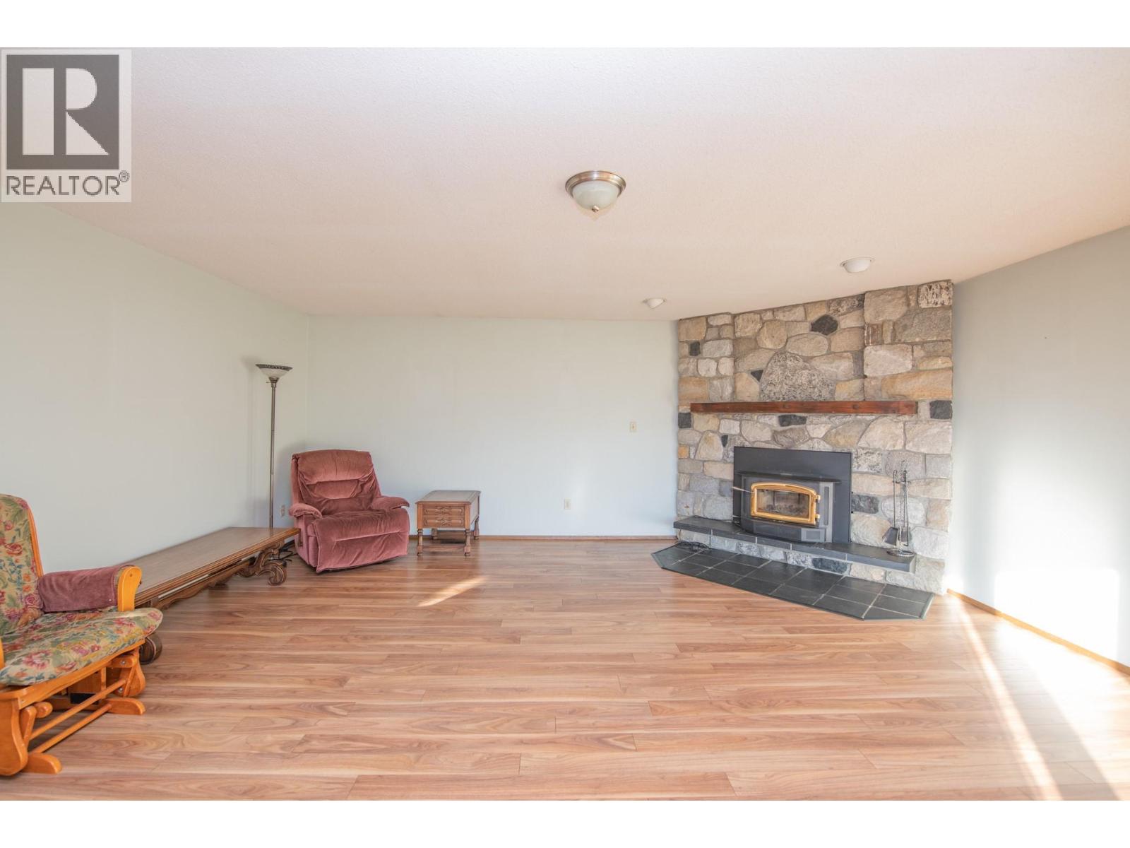 2471 6 Highway - 25