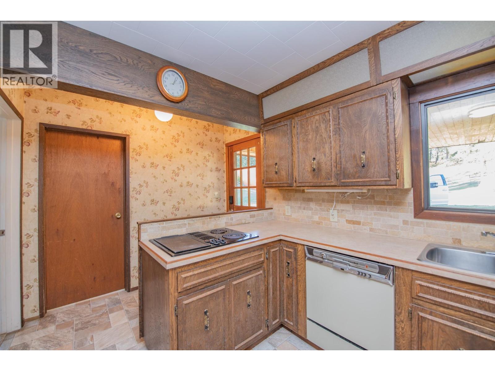 2471 6 Highway - 20