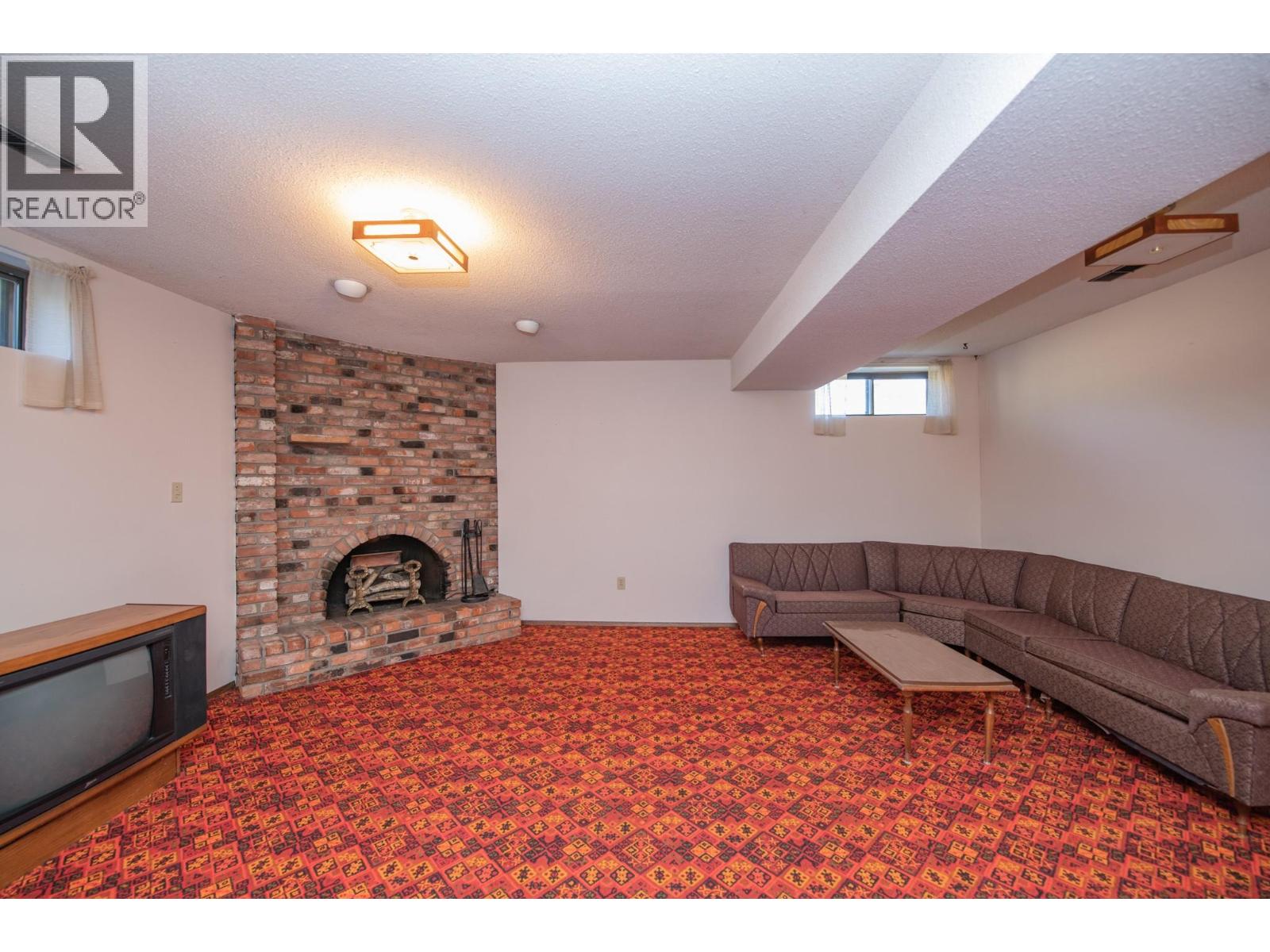 2471 6 Highway - 41
