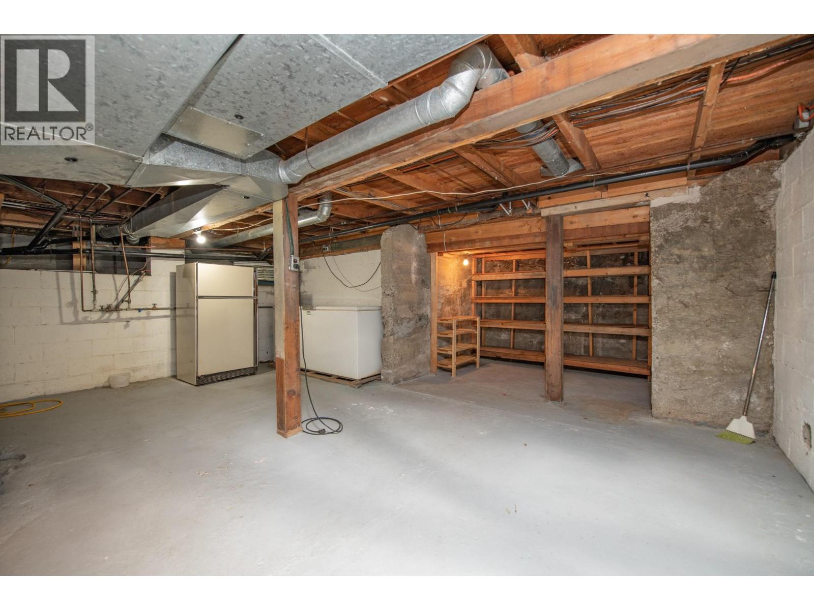 2471 6 Highway - 48