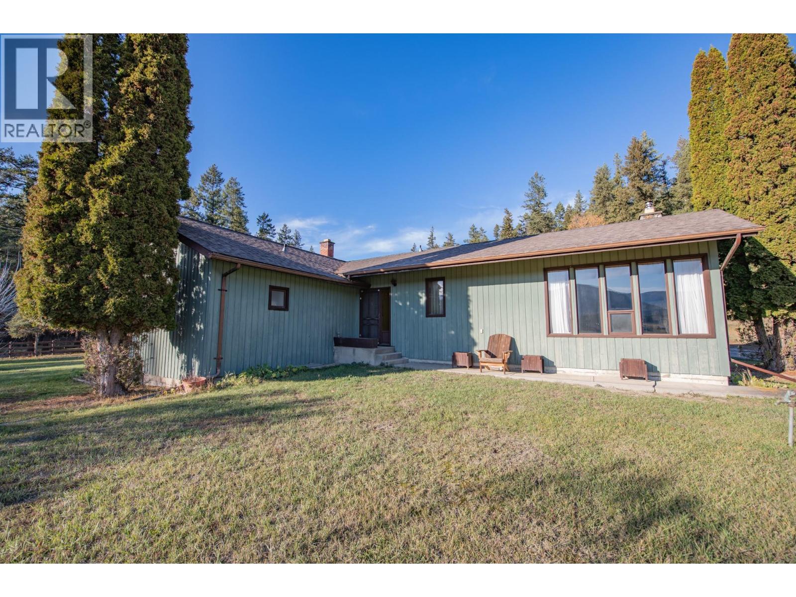 2471 6 Highway - 61