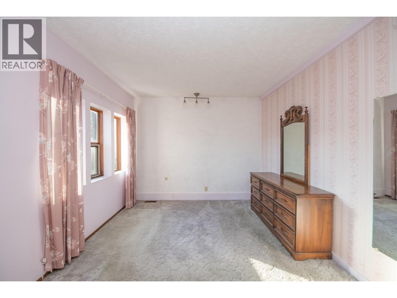 2471 6 Highway - 32