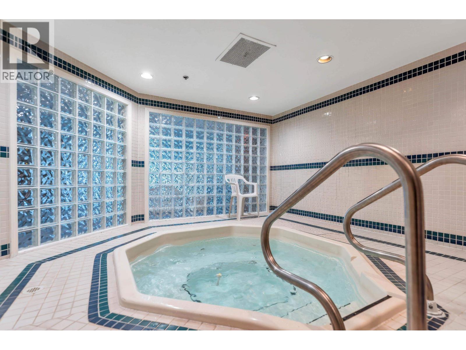 #204-4733 RIVER Road West, Delta
