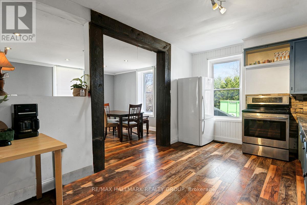 20 BROCK STREET S - 18