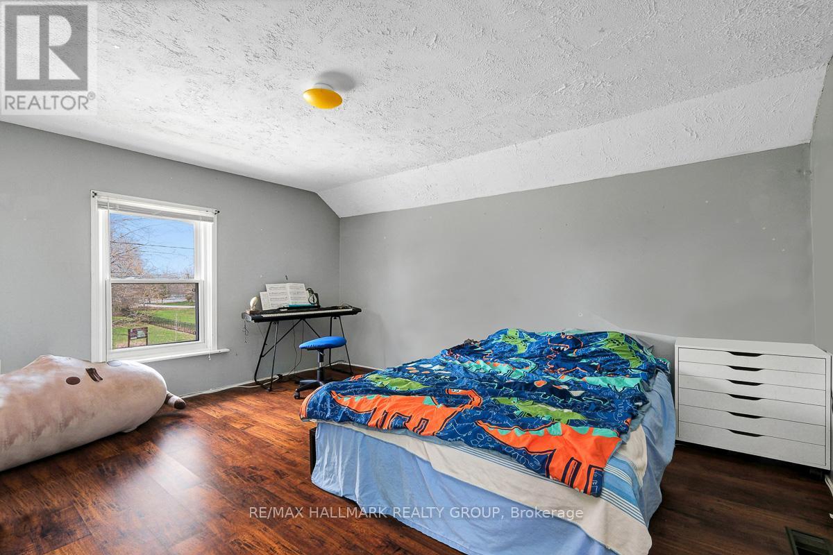 20 BROCK STREET S - 19