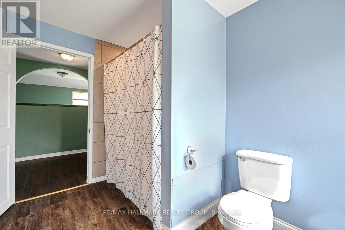 20 BROCK STREET S - 21