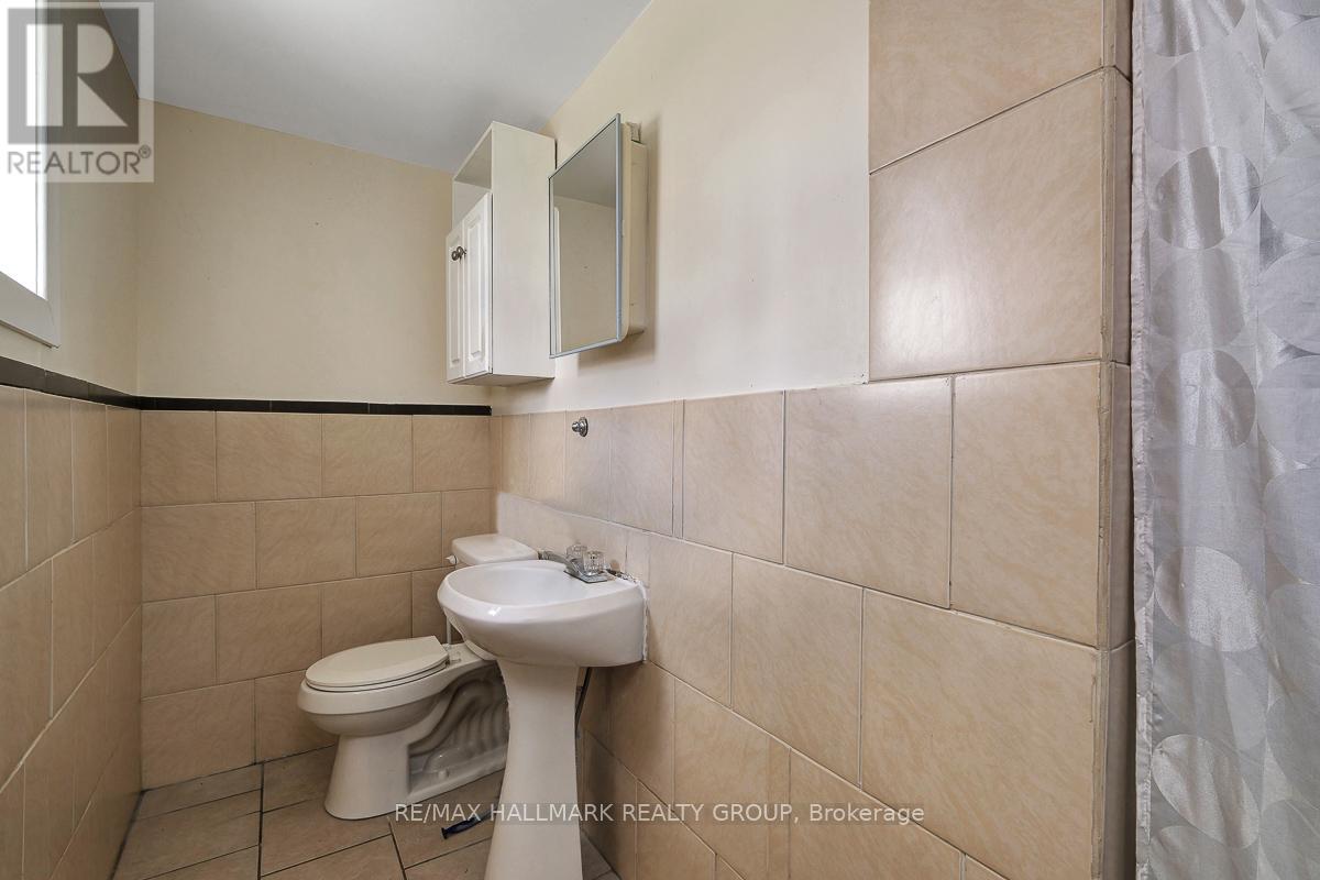 20 BROCK STREET S - 24