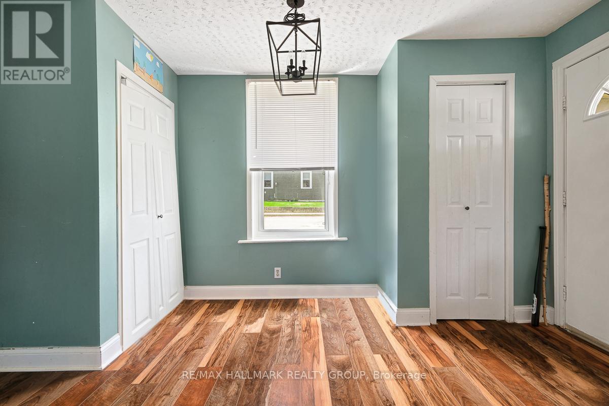 20 BROCK STREET S - 6
