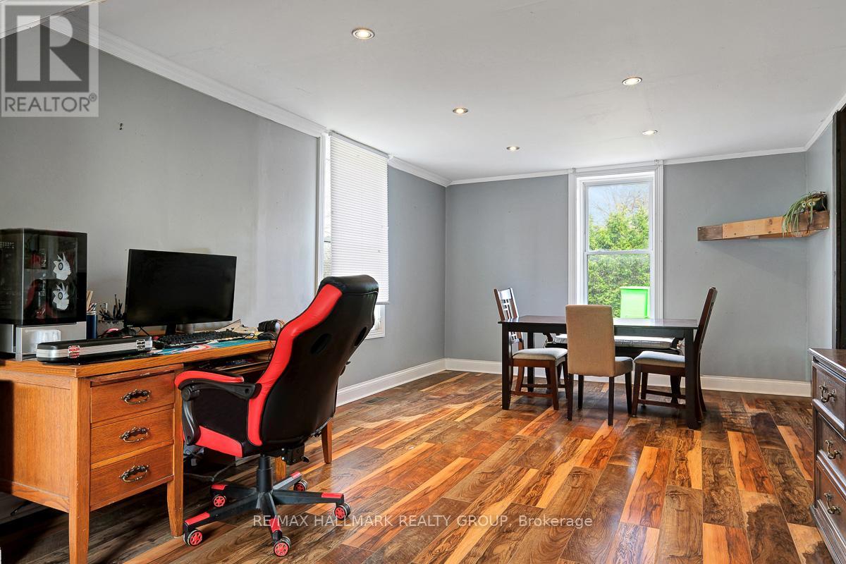 20 BROCK STREET S - 8