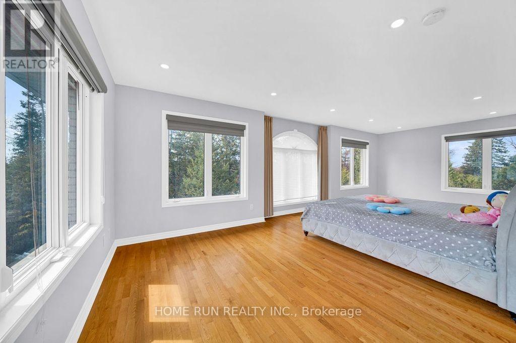 3334 RIVERSIDE DRIVE - 17